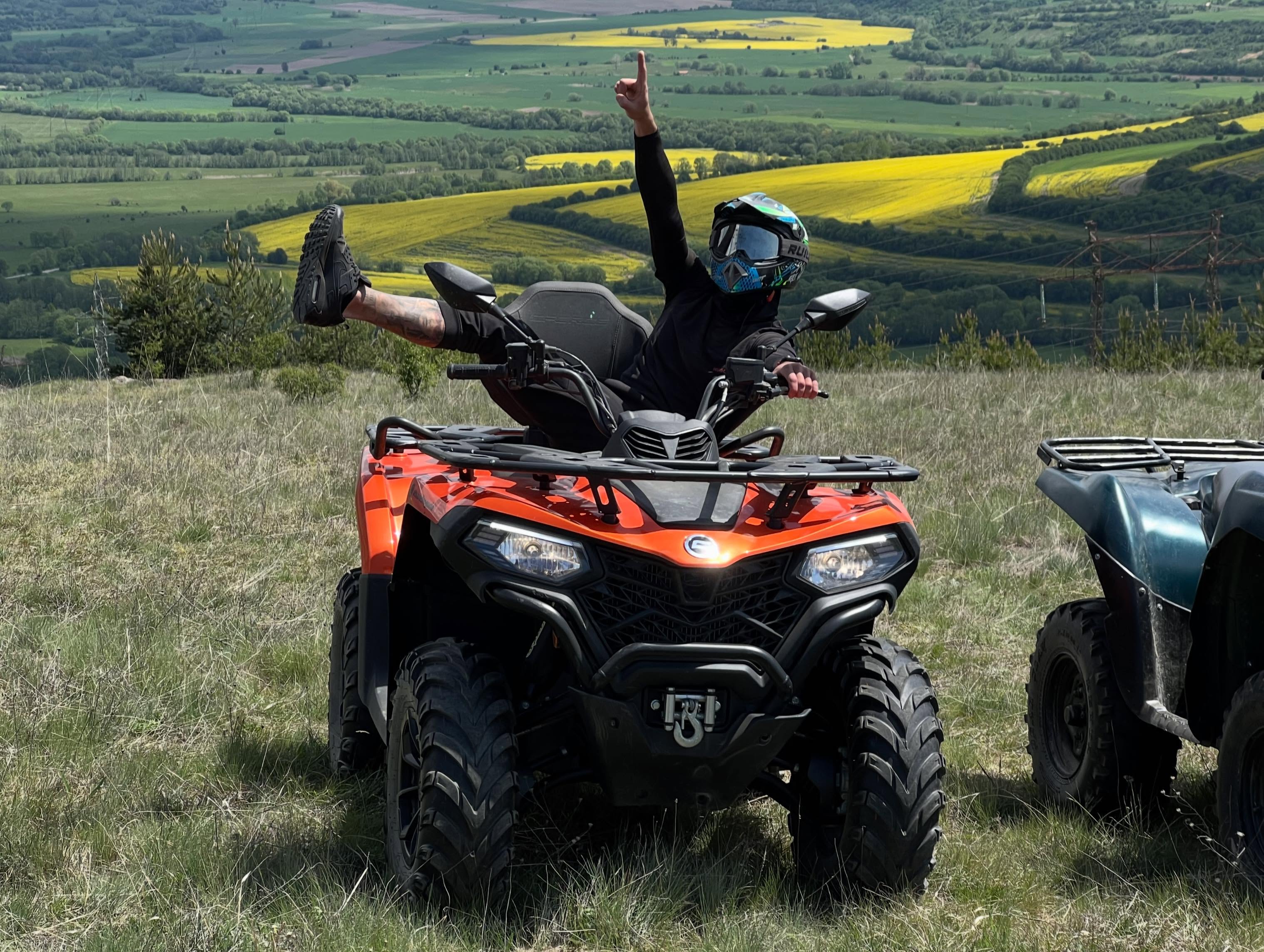 ATV тур с панорама към долината в Средногорието